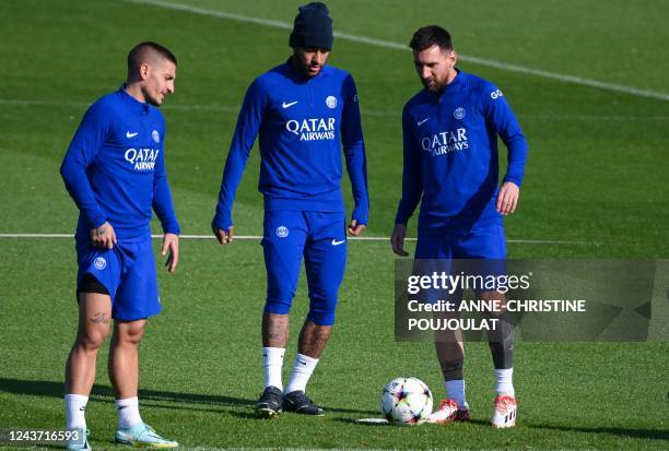 Paris Saint-Germain's Italian midfielder Marco Verratti, Paris Saint-Germain's Brazilian forward Neymar and Paris Saint-Germain's Argentine forward...