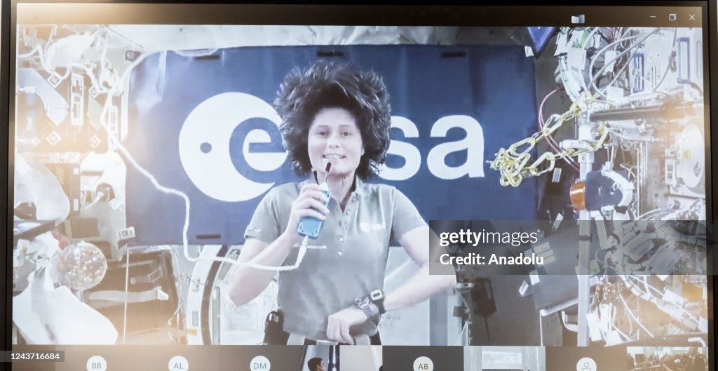Astronaut Samantha Cristoforetti meets with the children in Italy