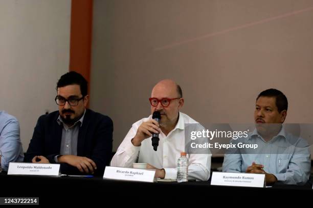 The members of the Red R3d organizations, Luis Fernando García; of Article 19, Leopoldo Maldonado; the journalist, Ricardo Raphael and the human...