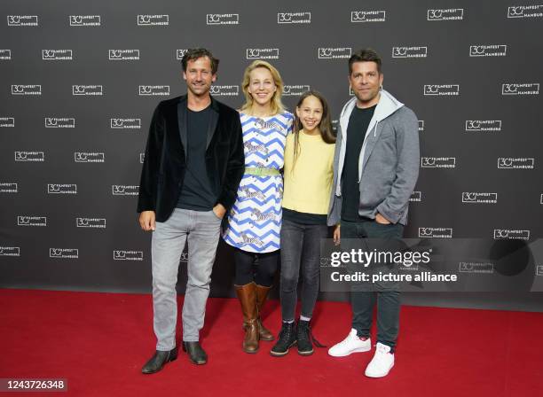 October 2022, Hamburg: Actress Petra Schmidt-Schaller , actress Tilda Wunderlich , actor Florian Stetter and director Alexander Dierbach arrive for...