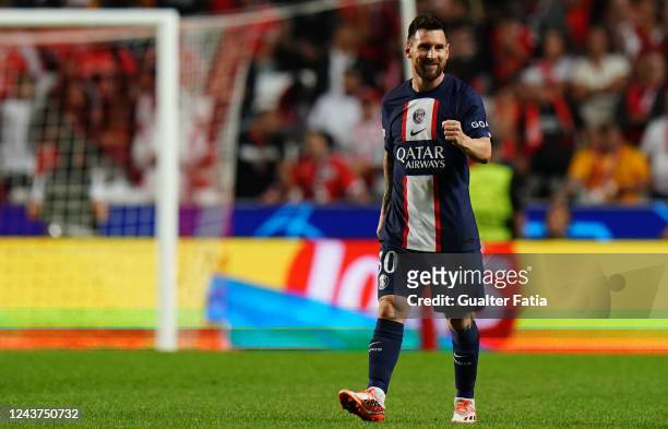 Lionel Messi of Paris Saint-Germain celebrates after scoring a goal during the Group H - UEFA Champions League match between SL Benfica and Paris...