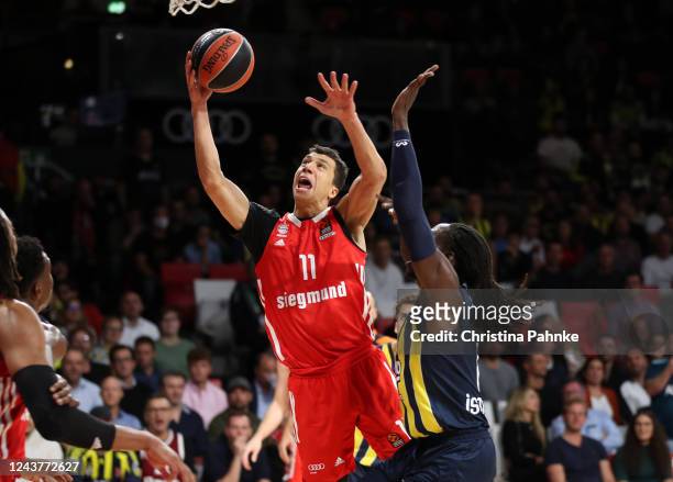 Vladimir Lucic, #11 of FC Bayern Munich , Johnathan Motley, #0 of Fenerbahce Beko Istanbulin action during the 2022/2023 Turkish Airlines EuroLeague...