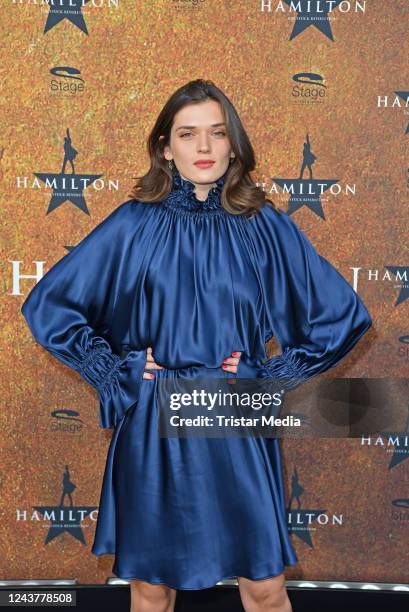 Caroline Hartig attends the premiere of "Hamilton - Das Musical" at Stage Operettenhaus on October 6, 2022 in Hamburg, Germany.