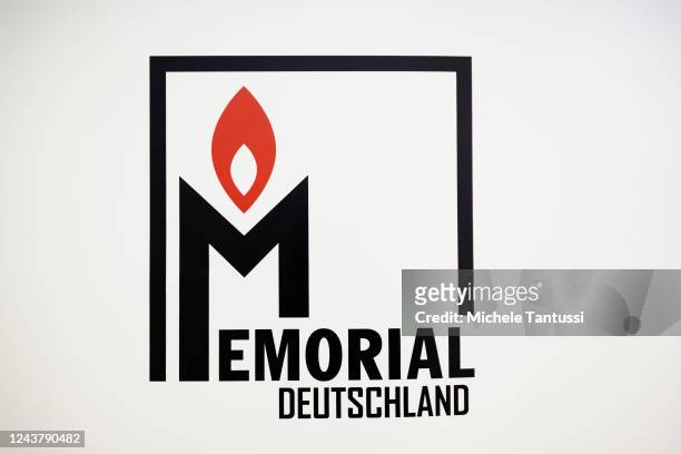 The Logo of Memorial Deutschland e.V. Stands at the associations office door, the German branch of this year's Nobel Peace Prize recipient, Memorial,...