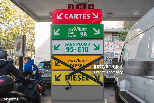 Sign indicates that diesel is unavailable as customers queue for fuel at a TotalEnergies SE gas station in Paris, France, on Friday, Oct. 7, 2022....