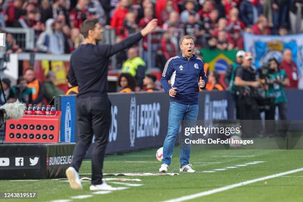 Head coach Frank Kramer of FC Schalke 04 gestures during the Bundesliga match between Bayer 04 Leverkusen and FC Schalke 04 at BayArena on October 8,...