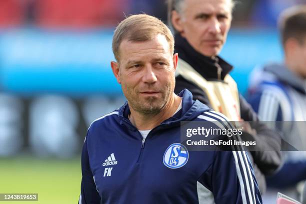 Head coach Frank Kramer of FC Schalke 04 looks on prior to the Bundesliga match between Bayer 04 Leverkusen and FC Schalke 04 at BayArena on October...