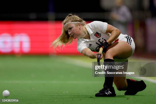 Gabrielle Mosch of Amsterdam Dames 1 during the Hoofdklasse Women match between Pinoke v Amsterdam on October 8, 2022 in Amstelveen Netherlands