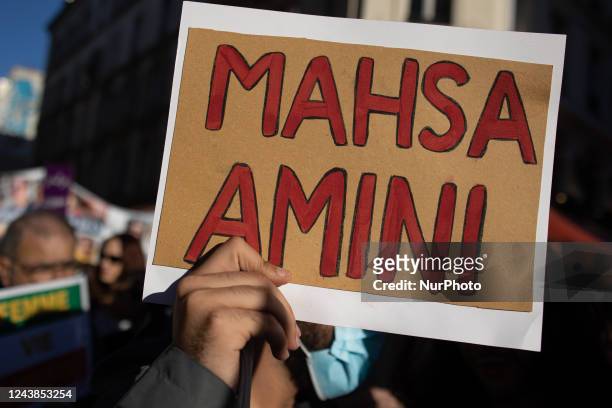 Demonstration to support the Iranian women and protesters in Iran at Republic Square Paris, France, on october 09, 2022. Iranian Mahsa Amini fell...