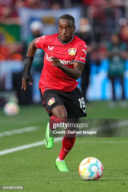 Moussa Diaby of Bayer 04 Leverkusen controls the ball during the Bundesliga match between Bayer 04 Leverkusen and FC Schalke 04 at BayArena on...