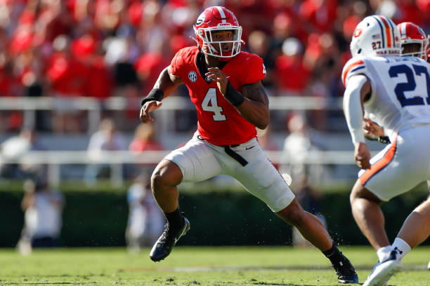 Georgia Bulldogs linebacker Nolan Smith rushes during a college football game between the Auburn Tigers and the Georgia Bulldogs on October 8, 2022