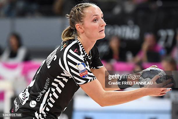 Brest's right wing Alicia Toublanc gets ready for a penalty during the handball match between Brest and Plan-de-Cuques as part of the women's French...