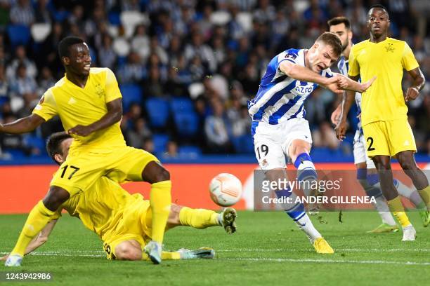 Real Sociedad's Norwegian forward Alexander Sorloth scores his team's first goal during the UEFA Europa League, first round, group E, football match...
