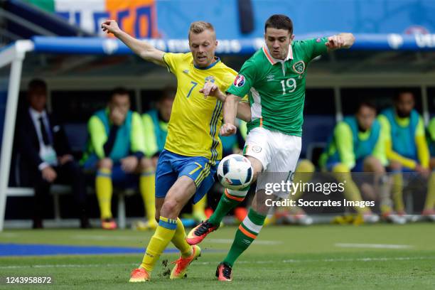 Sebastian Larsson of Sweden, Robbie Brady of Republic of Ireland during the EURO match between Republic of Ireland v Sweden on June 13, 2016