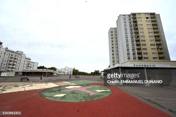 Picture taken on October 12, 2022 shows the "Parc aux Lievres", a public housing area in Evry, outside Paris. - The Parc aux Lievre public housing,...