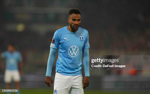 Isaac Kiese Thelin of Malmo FF looks on during the UEFA Europa League group D match between 1. FC Union Berlin and Malmo FF at Stadion an der alten...