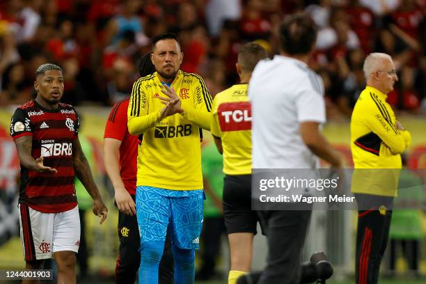 Cuca coach of Atletico Mineiro reacts to Diego Alves of Flamengo during a match between Flamengo and Atletico Mineiro as part of Brasileirao 2022 at...