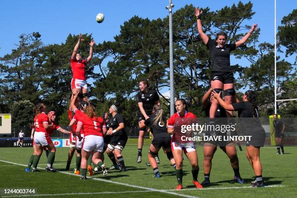 Wales' players catch the lineout ball during the New Zealand 2021 Women's Rugby World Cup Pool C match between New Zealand and Wales at Waitakere...