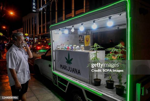 General view of a marijuana pop up truck in Bangkoks Sukhumvit Rd, Soi 11, selling legal marijuana. The Kingdom of Thailand is the first nation in...