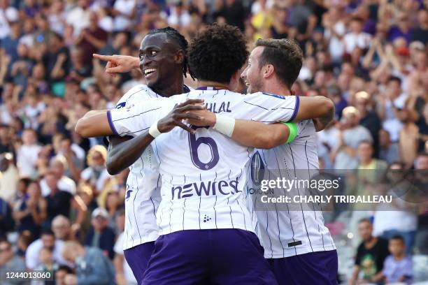 Toulouse's Belgian midfielder Brecht Dejaegere celebrates after scoring a goal during the French L1 football match between Toulouse FC and SCO Angers...