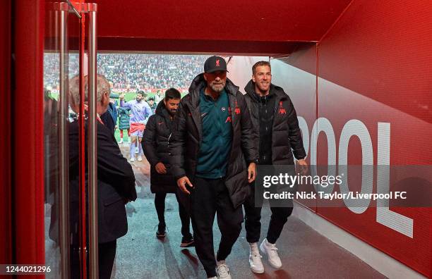 Manager Jurgen Klopp and Adrian of Liverpool in the tunnel after the Premier League match between Liverpool FC and Manchester City at Anfield on...
