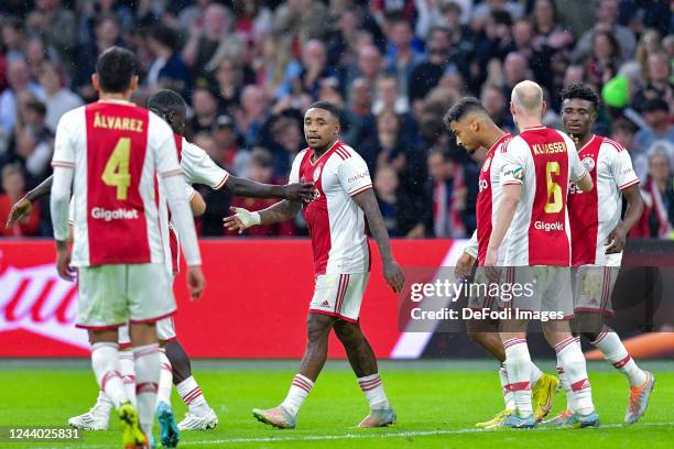 Mohammed Kudus of scores the 7-0 celebrates after scoring his goal with team mates 7-0 during the Dutch Eredivisie match between AFC Ajax and SBV...