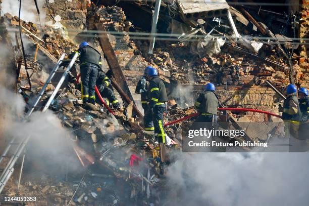 Rescuers on the scene of a Russian kamikaze drone strike on the center of the capital, Kyiv, capital of Ukraine.