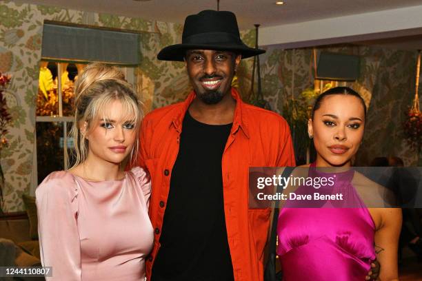 De La Vali Photos and Premium High Res Pictures - Getty Images