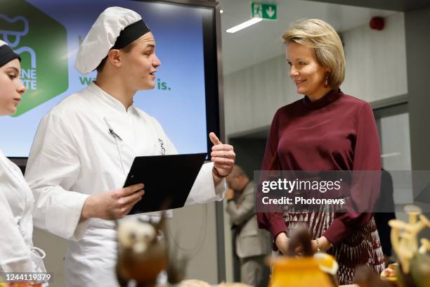 Her Majesty the Queen is visiting the Ter Groene Poorte school in Bruges. The Queen is guided by the students in the bakery, the butcherÕs shop and...