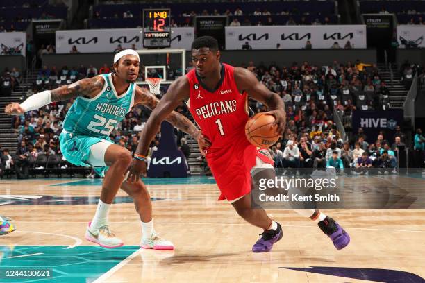 Zion Williamson of the New Orleans Pelicans drives to the basket during the game against the Charlotte Hornets on October 21, 2022 at Spectrum Center...
