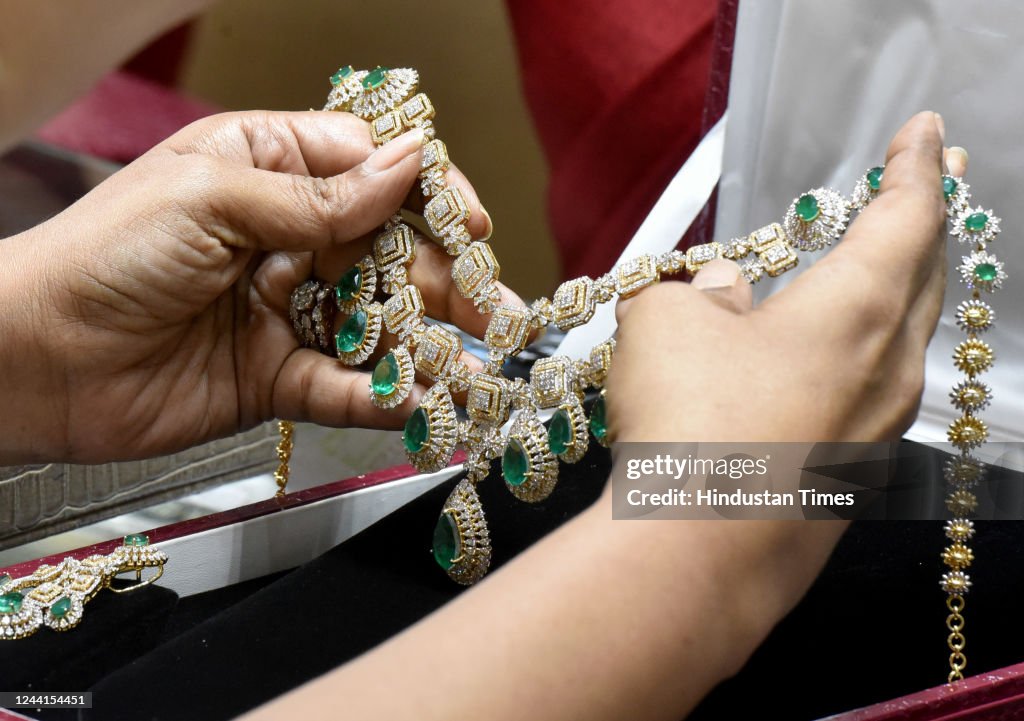 People Throng Markets On Dhanteras Festival