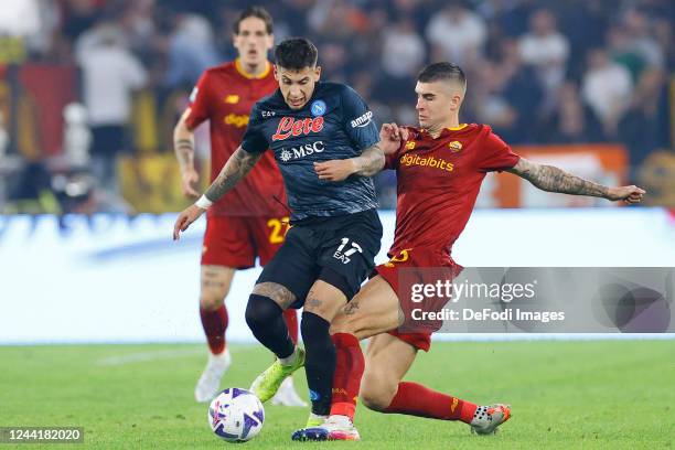 Mathias Oliveira of SSC Napoli and Gianluca Mancini of AS Roma battle for the ball during the Serie A match between AS Roma and SSC Napoli at Stadio...