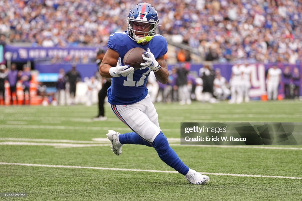 New York Giants Wan'Dale Robinson in action, catches the football vs.  News Photo - Getty Images