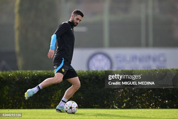 Inter Milan's Italian midfielder Roberto Gagliardini attends a training session in Appiano Gentile in Milan, on October 25 on the eve of the UEFA...