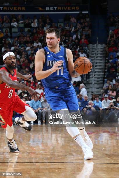 Tim Hardaway Jr. #11 of the Dallas Mavericks dribbles the ball during the game against the New Orleans Pelicans on October 25, 2022 at the Smoothie...