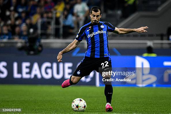 Henrix Mxit'aryan of FC Internazionale shoots the ball during the ...