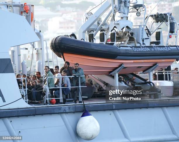 The ship of the Guardia di Finanza &quot;Monte Cimone&quot; lands in the port of Messina with 225 migrants on board, rescued in various operations in...