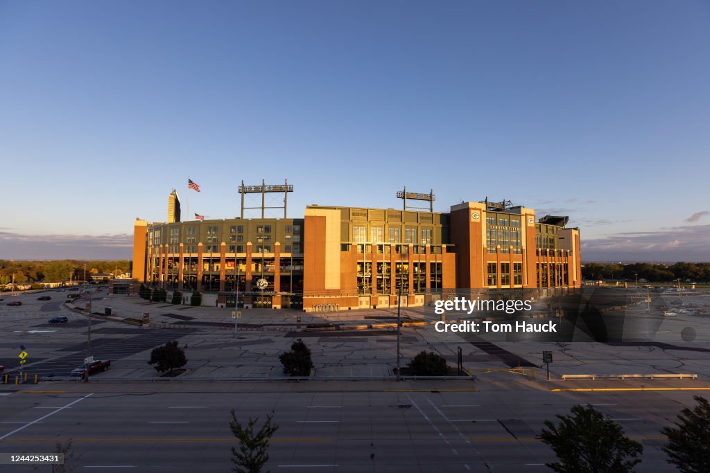 Pittsburgh Steelers v Green Bay Packers