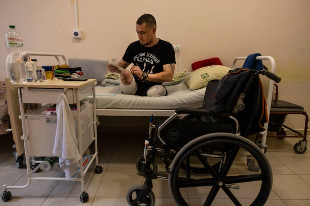 UKR: Ukrainian Military Hospital Treats Army Veterans