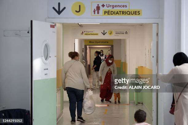 Paris Robert Debre Hospital Photos and Premium High Res Pictures ...