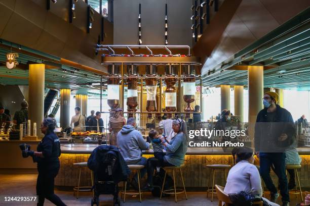 543 Starbucks Reserve Roastery Stock Photos, High-Res Pictures, and ...
