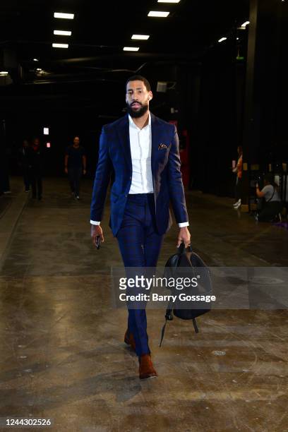 Garrett Temple of the New Orleans Pelicans arrives to the arena before the game Phoenix Suns on October 28, 2022 at Footprint Center in Phoenix,...
