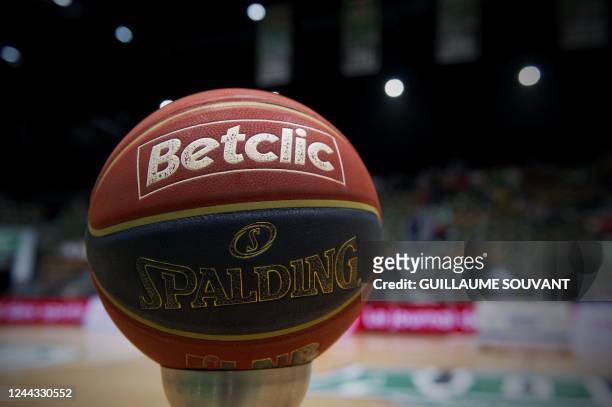 This photograph shows the ball ahead of the Betclic Elite match between ADA Blois against CSP Limoges, at the Jeu de Paume stadium, in Blois, Center...