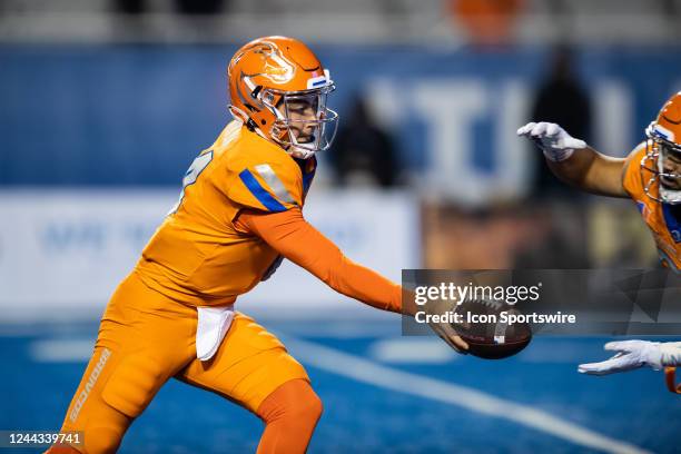 Boise State Broncos quarterback Sam Vidlak looks to hand off the football during a college football game between the Colorado State Rams and the...