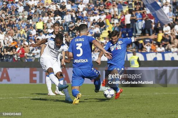 Ademola Olajade Lookman of Atalanta BC scores a goal during the Serie A match between Empoli FC and Atalanta BC at Stadio Carlo Castellani on October...