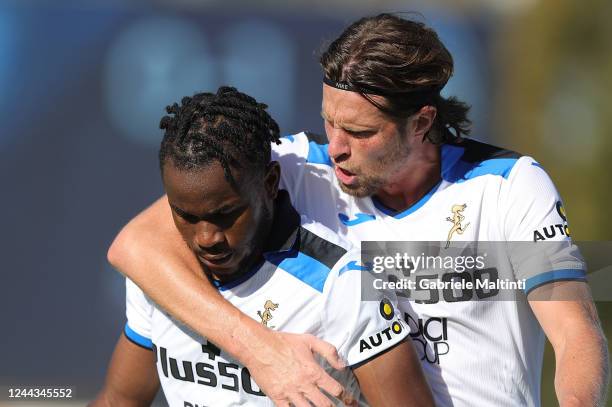 Ademola Olajade Lookman of Atalanta BC celebrates after scoring a goal with Hans Hateboer of Atalanta BC during the Serie A match between Empoli FC...