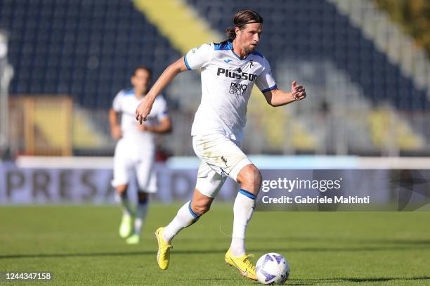 Hans Hateboer of Atalanta BC in action during the Serie A match between Empoli FC and Atalanta BC at Stadio Carlo Castellani on October 30, 2022 in...