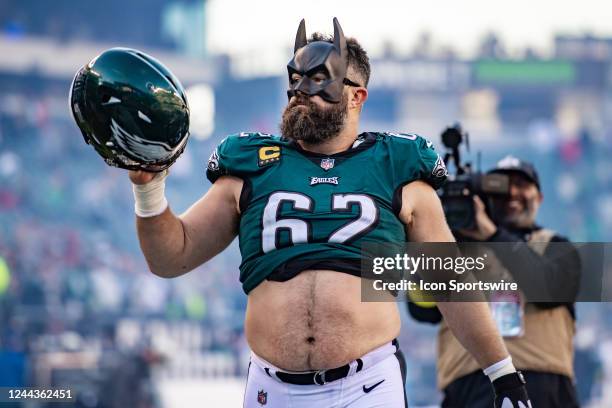 Philadelphia Eagles center Jason Kelce exits the field after the game between the Pittsburgh Steelers and Philadelphia Eagles on Sunday, October 30,...