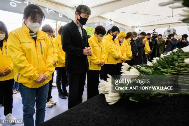 Family members of the victims of the Sewol ferry which capsized off the south coast in April 2014 resulting in more than 300 casualties, pay tribute...