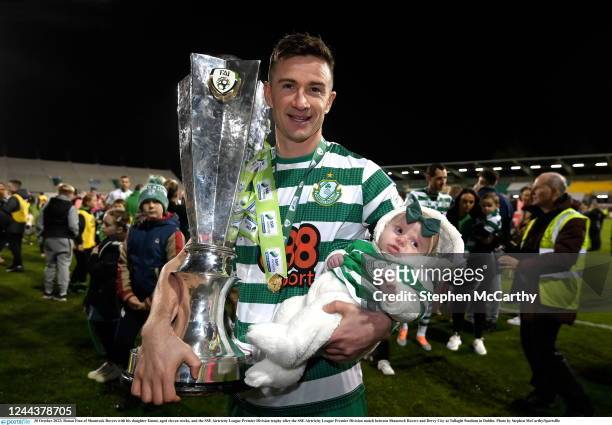 Dublin , Ireland - 30 October 2022; Ronan Finn of Shamrock Rovers with his daughter Emmi, aged eleven weeks, and the SSE Airtricity League Premier...